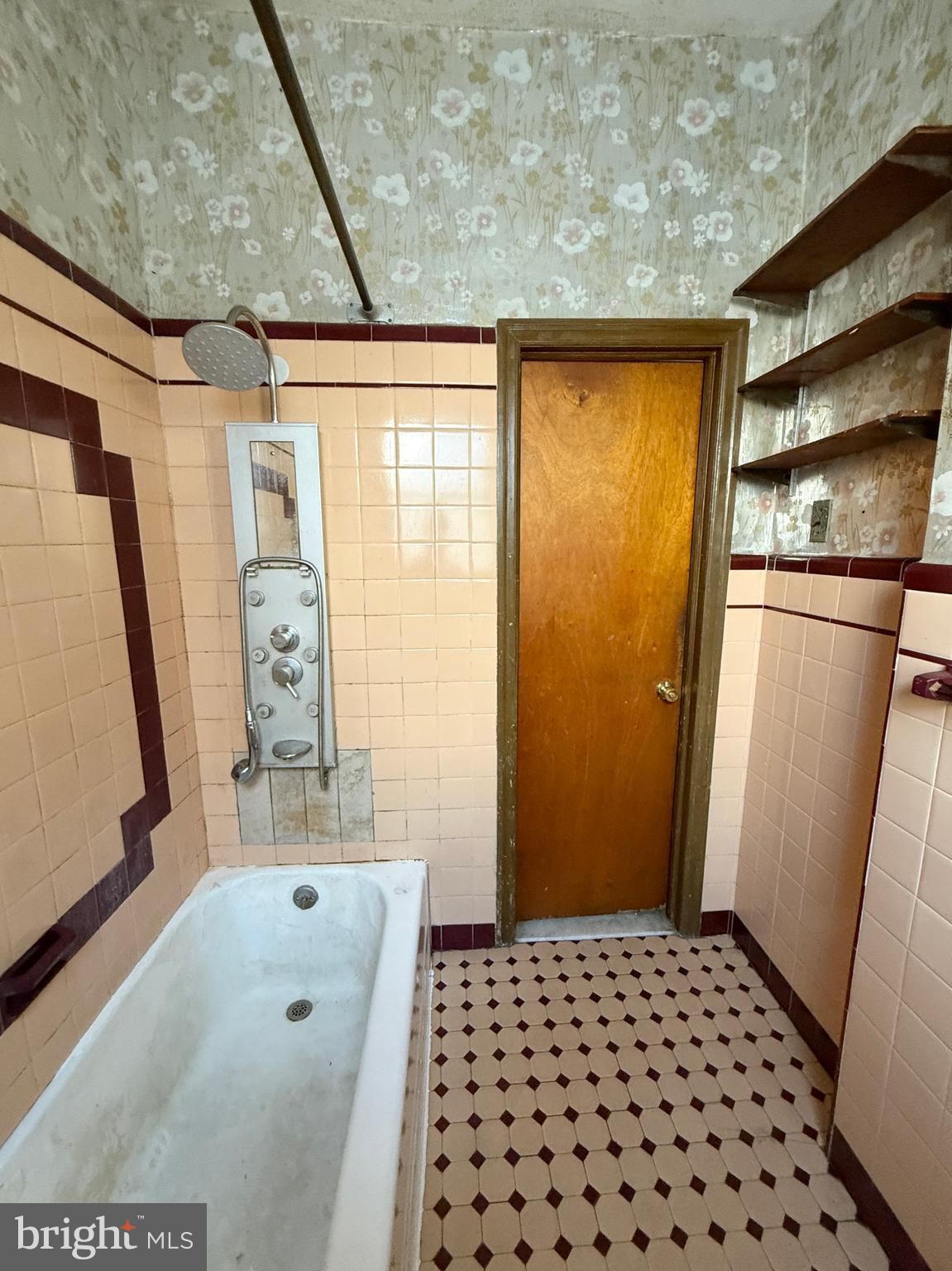 LOWER MOYAMENSING - Residential