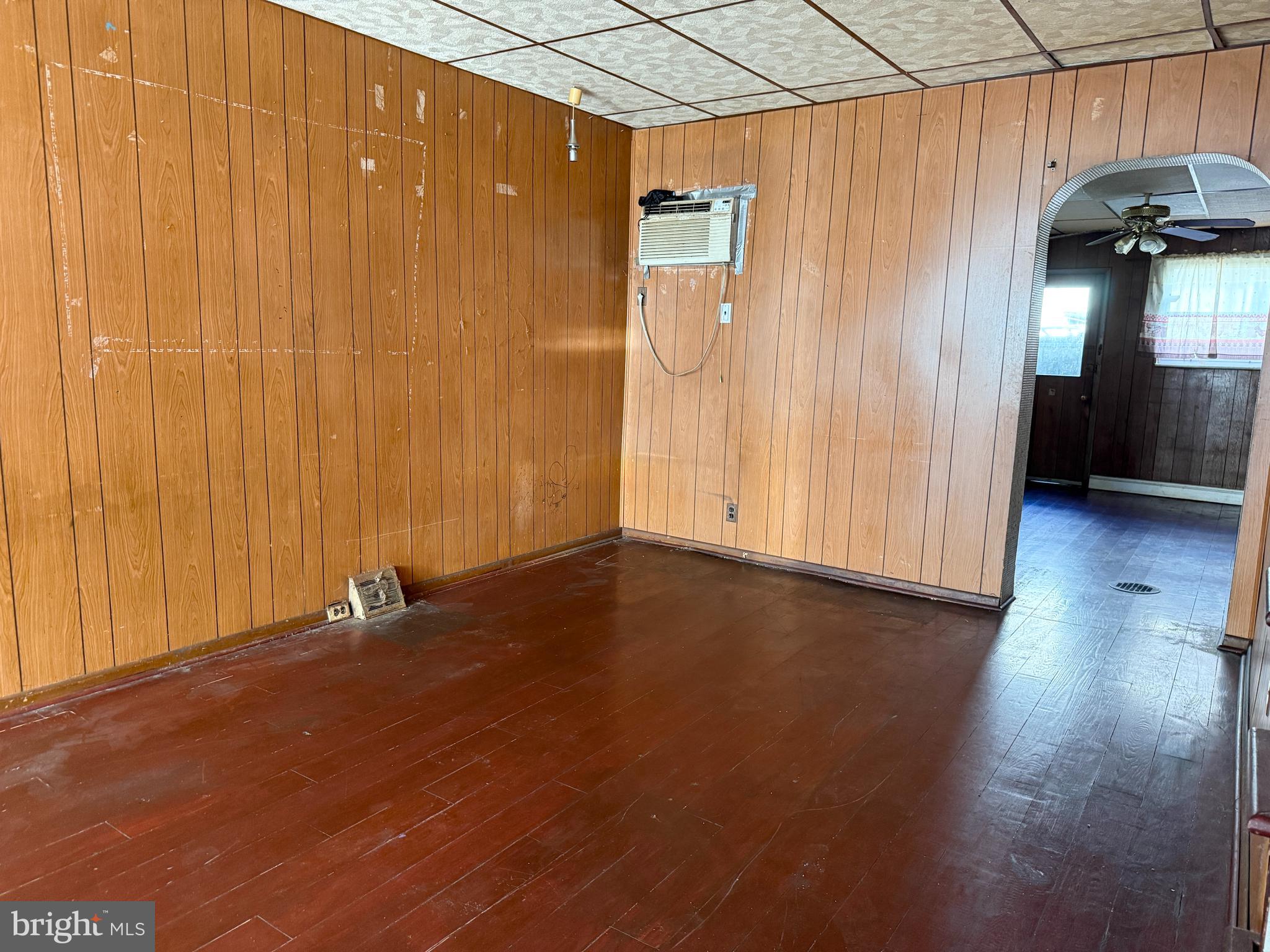 LOWER MOYAMENSING - Residential