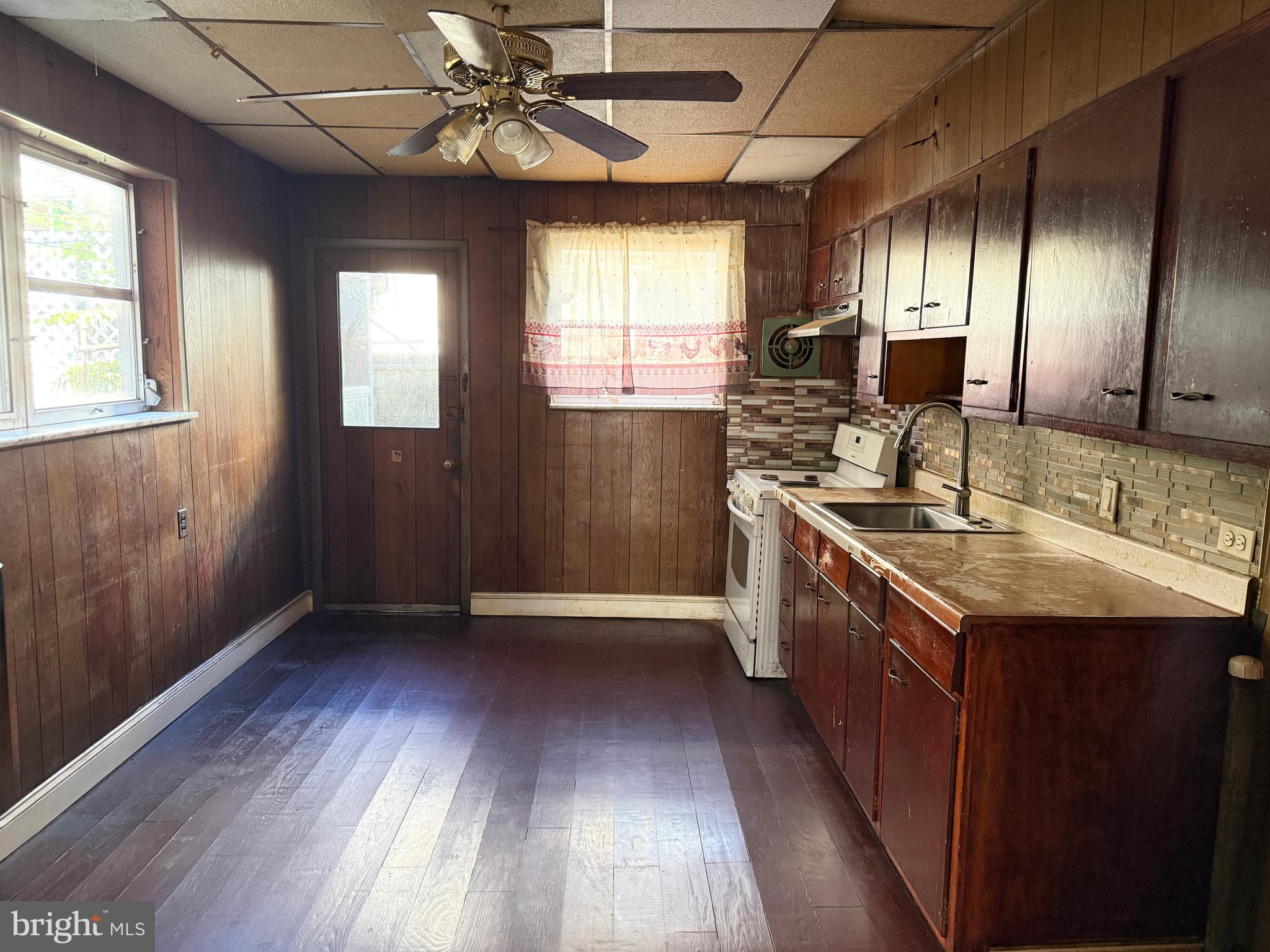 LOWER MOYAMENSING - Residential