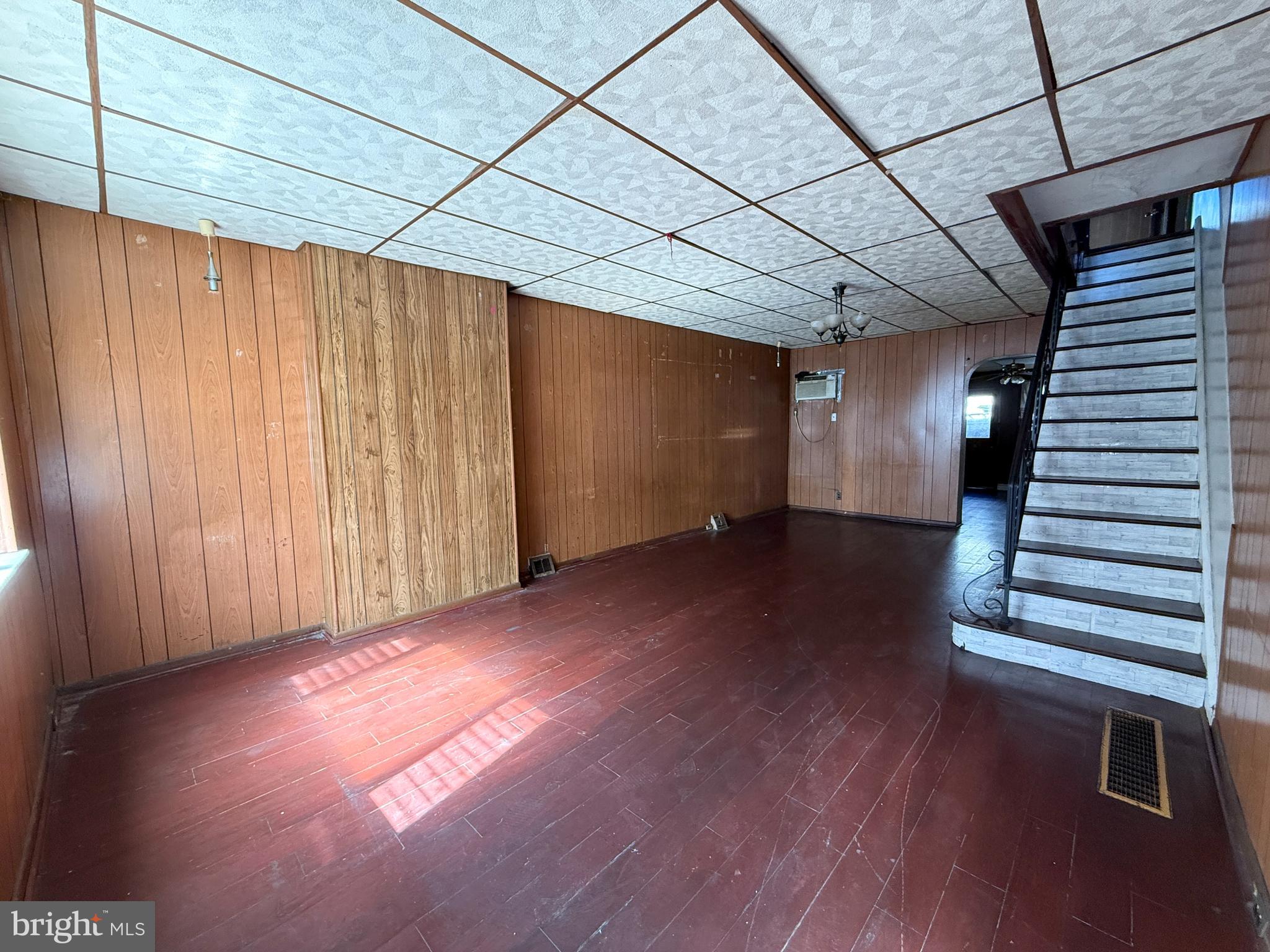 LOWER MOYAMENSING - Residential