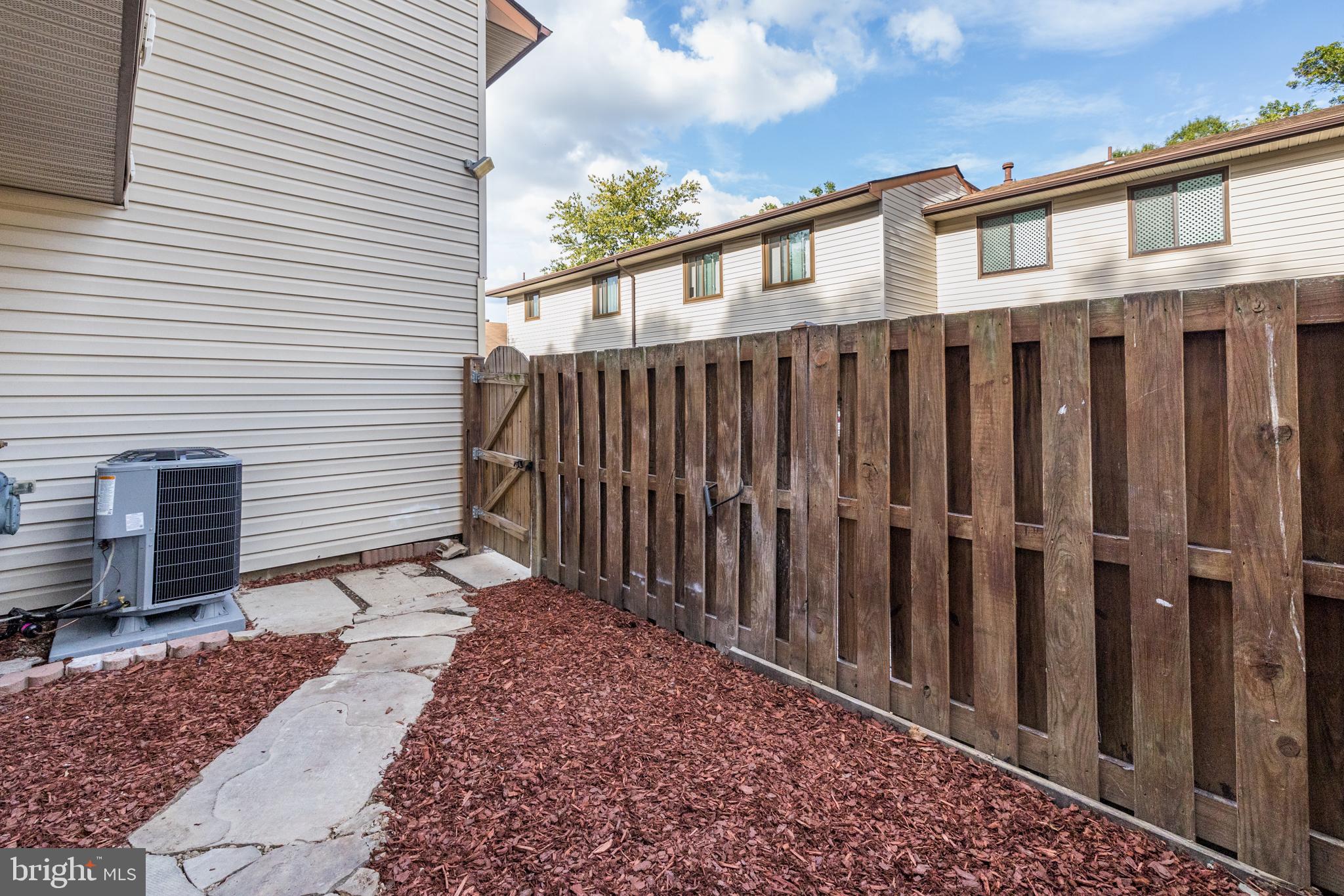 PINEWOOD LAWNS - Residential