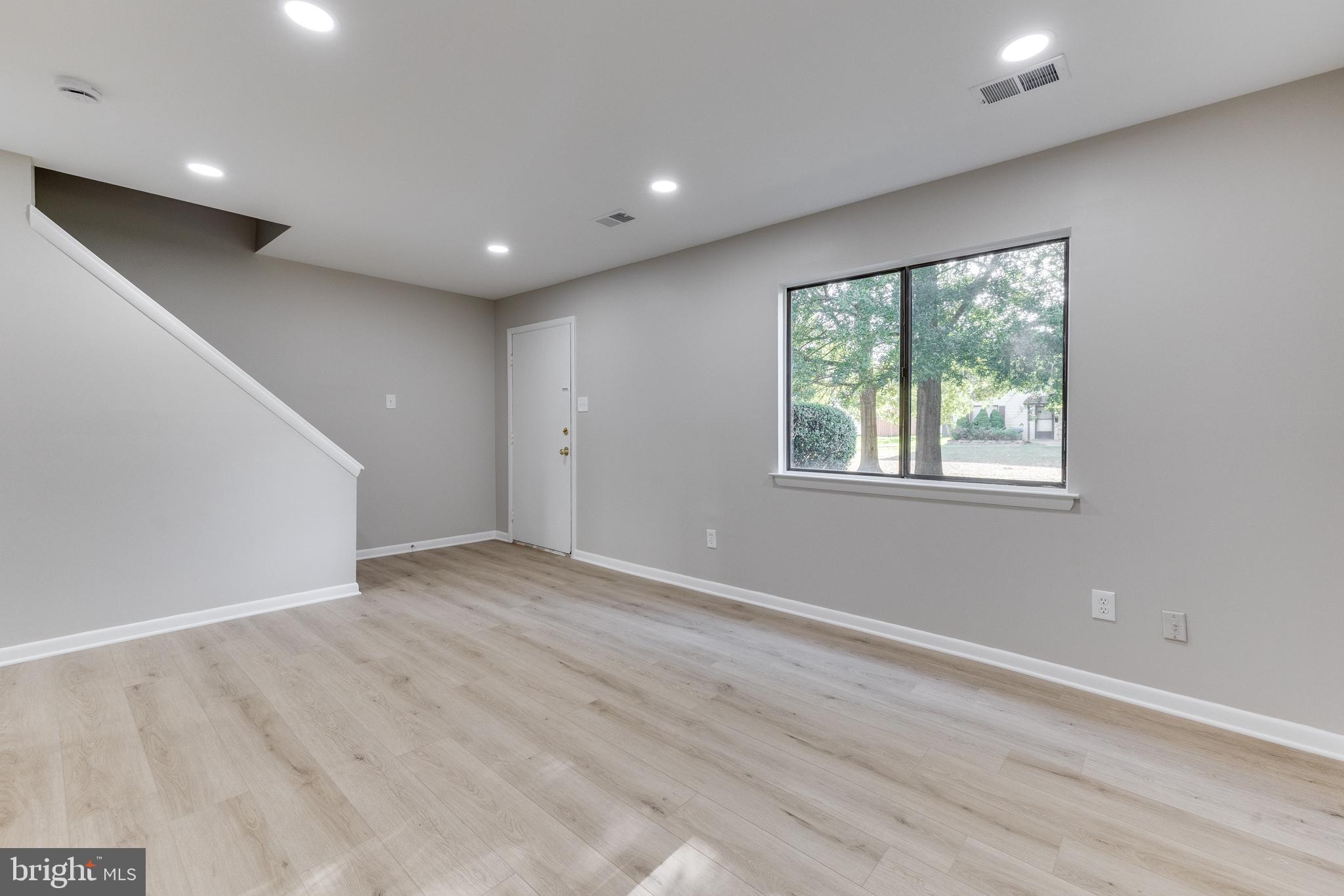 PINEWOOD LAWNS - Residential