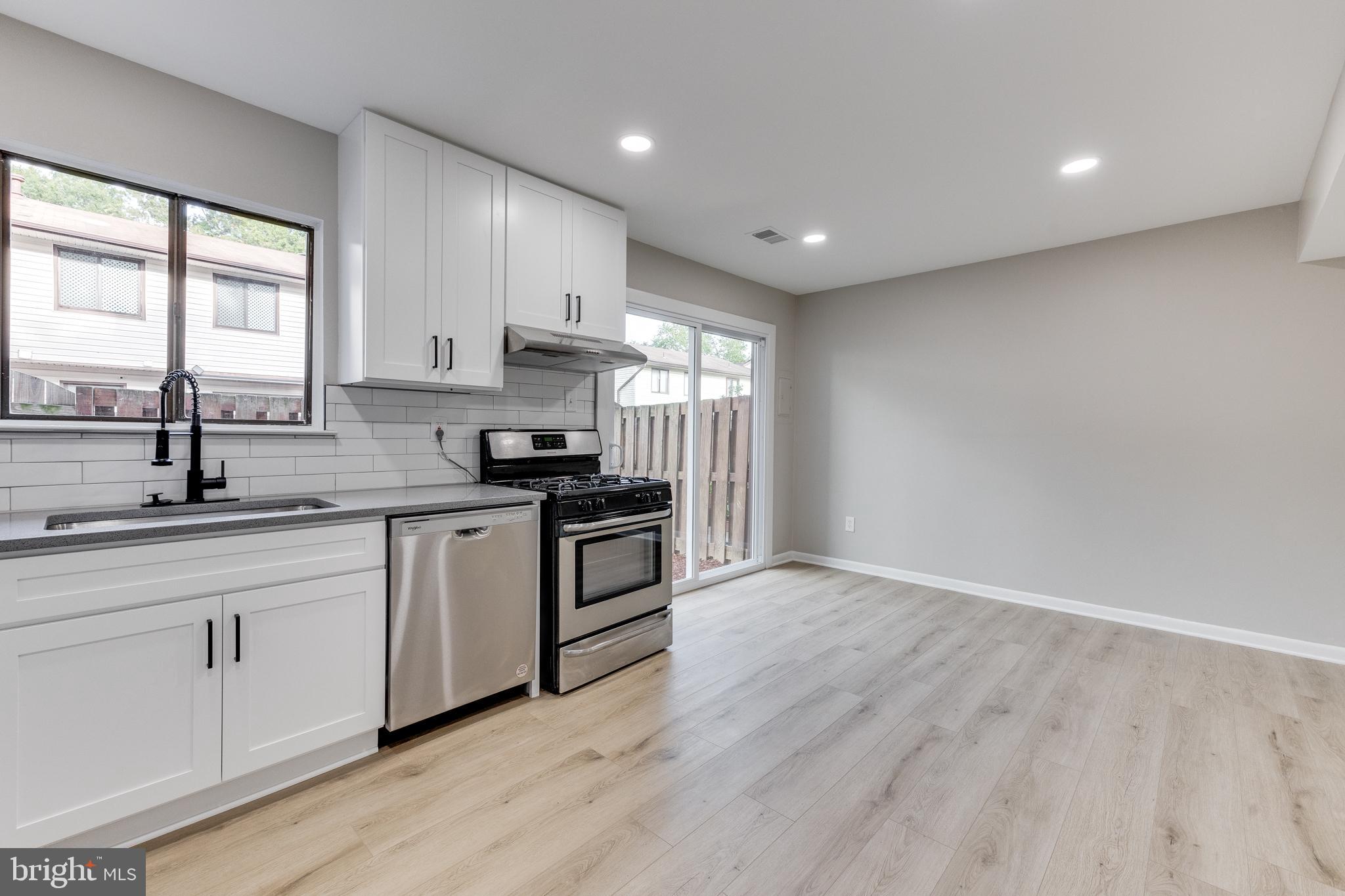 PINEWOOD LAWNS - Residential