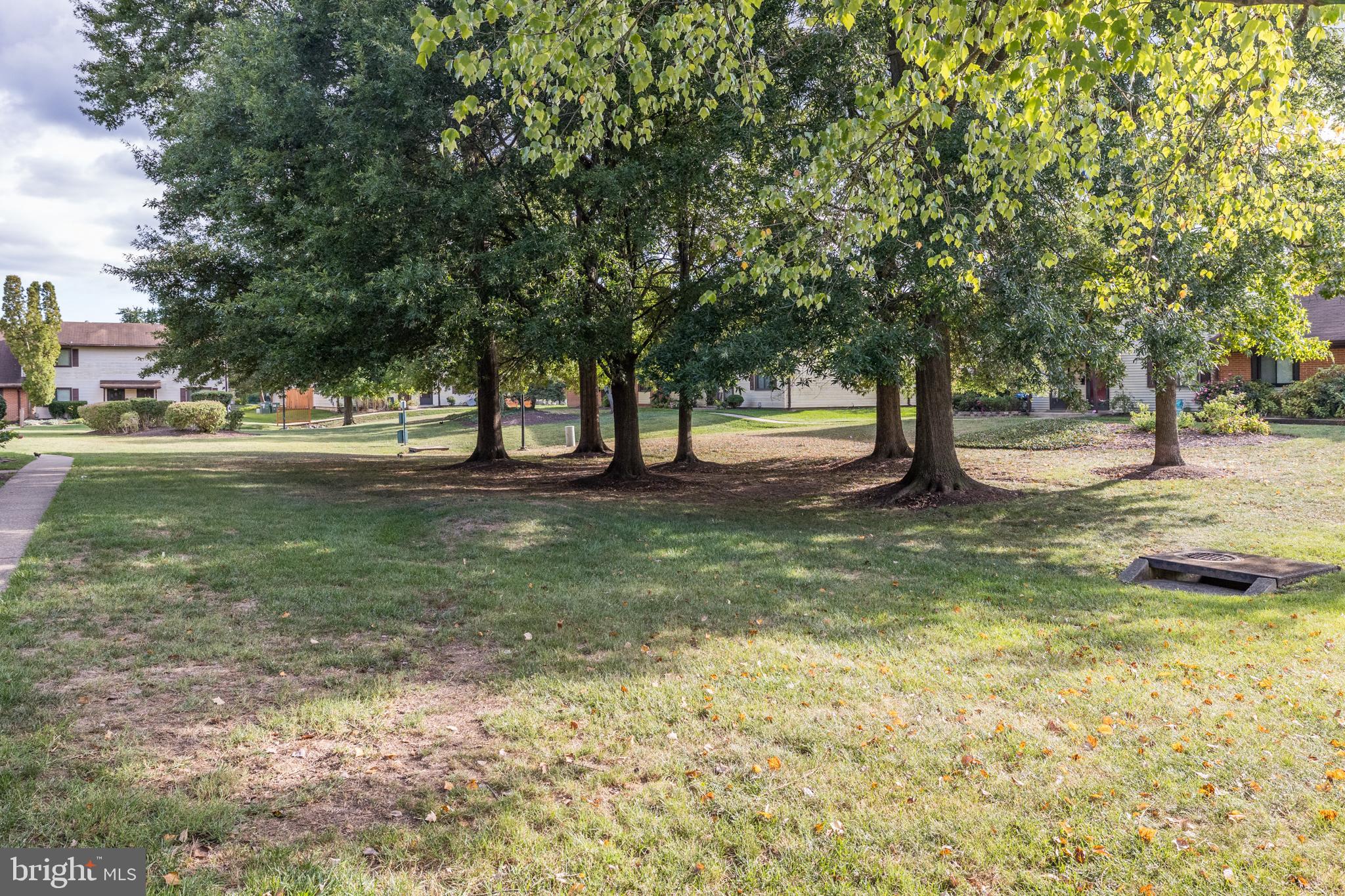 PINEWOOD LAWNS - Residential