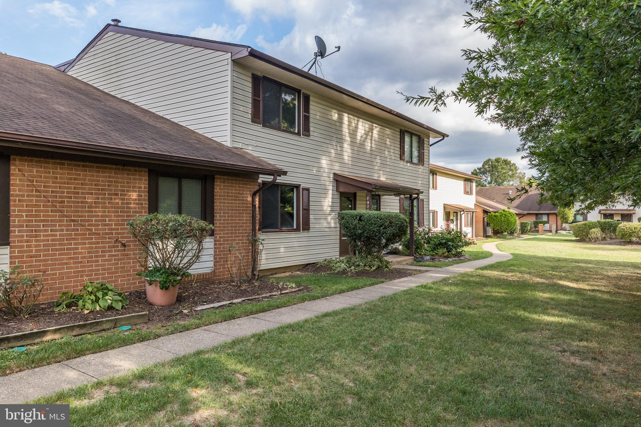 PINEWOOD LAWNS - Residential