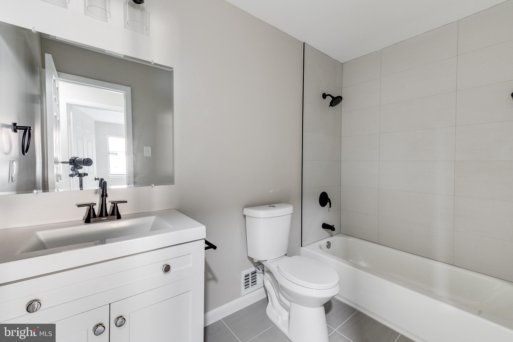 PINEWOOD LAWNS - Residential