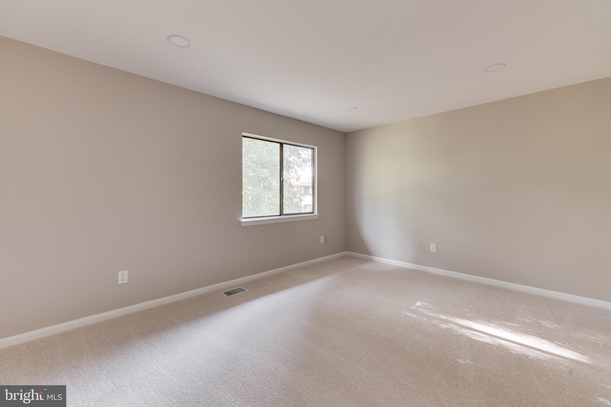 PINEWOOD LAWNS - Residential