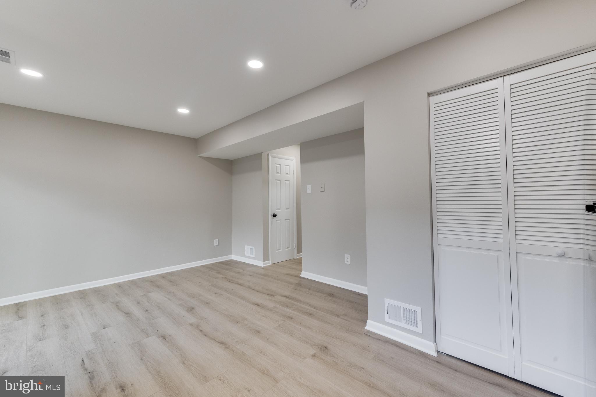 PINEWOOD LAWNS - Residential