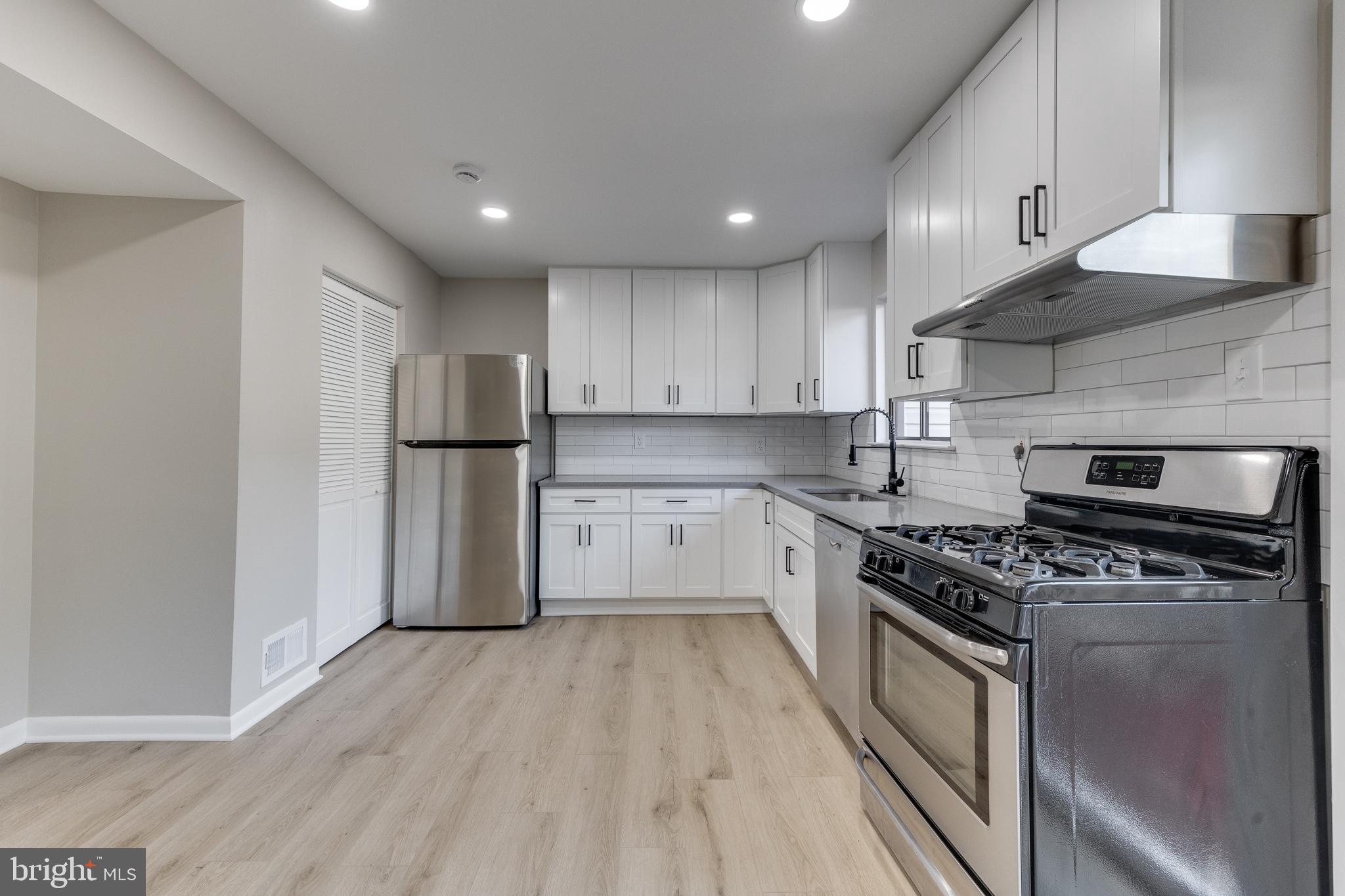 PINEWOOD LAWNS - Residential