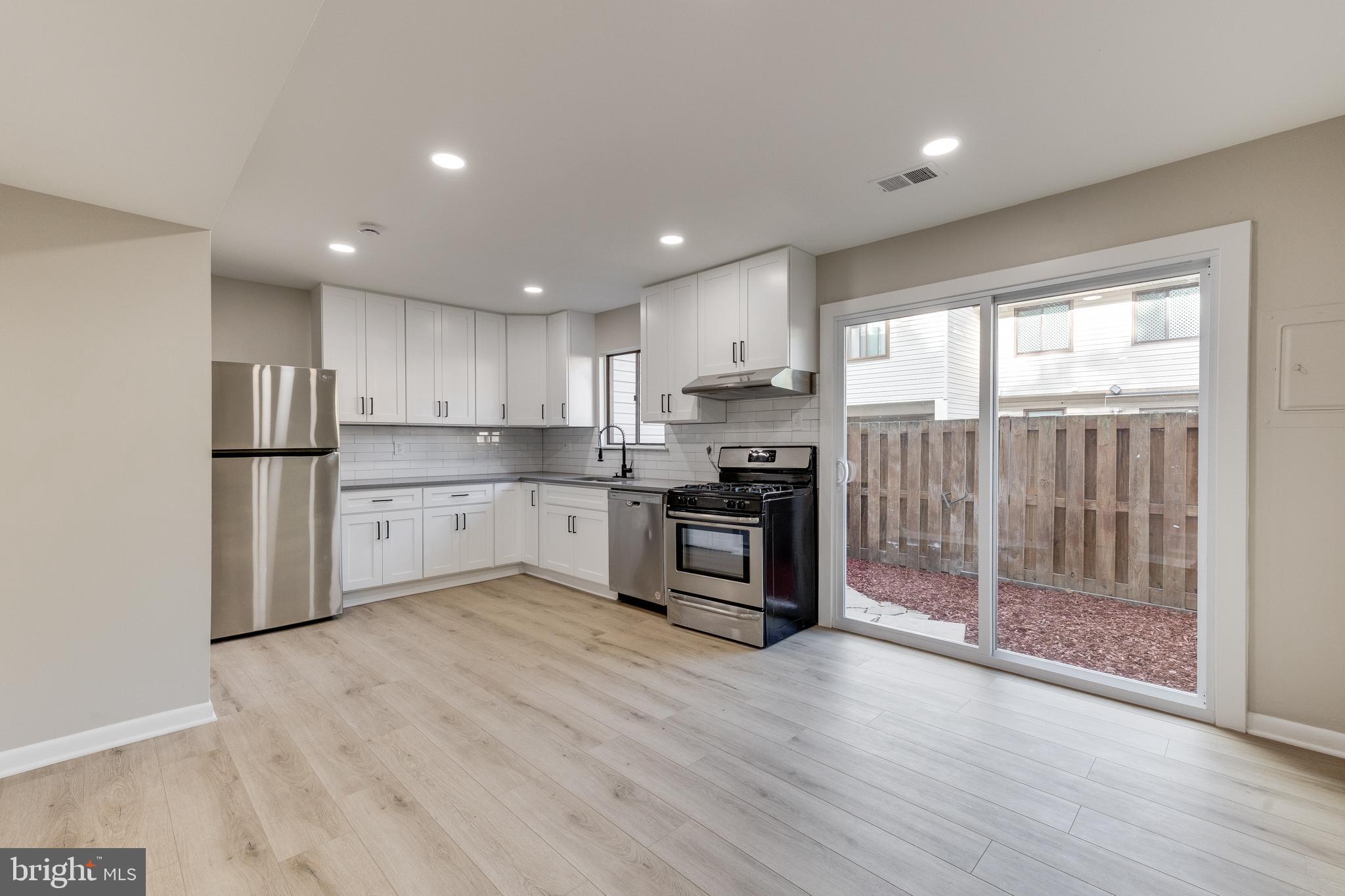 PINEWOOD LAWNS - Residential