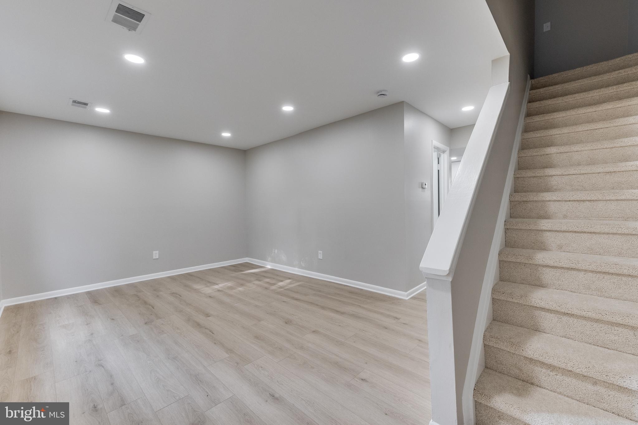 PINEWOOD LAWNS - Residential