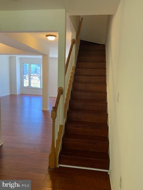 SUTHERLAND SQUARE - Residential Lease