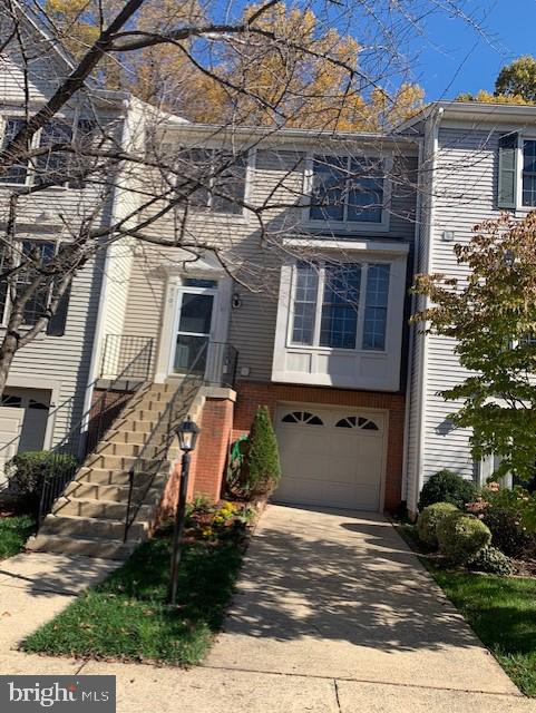 SUTHERLAND SQUARE - Residential Lease