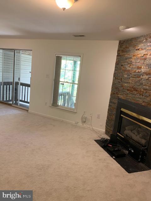 SUTHERLAND SQUARE - Residential Lease