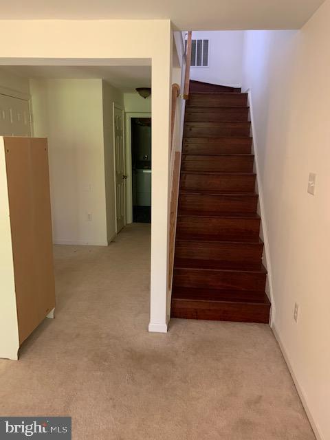 SUTHERLAND SQUARE - Residential Lease