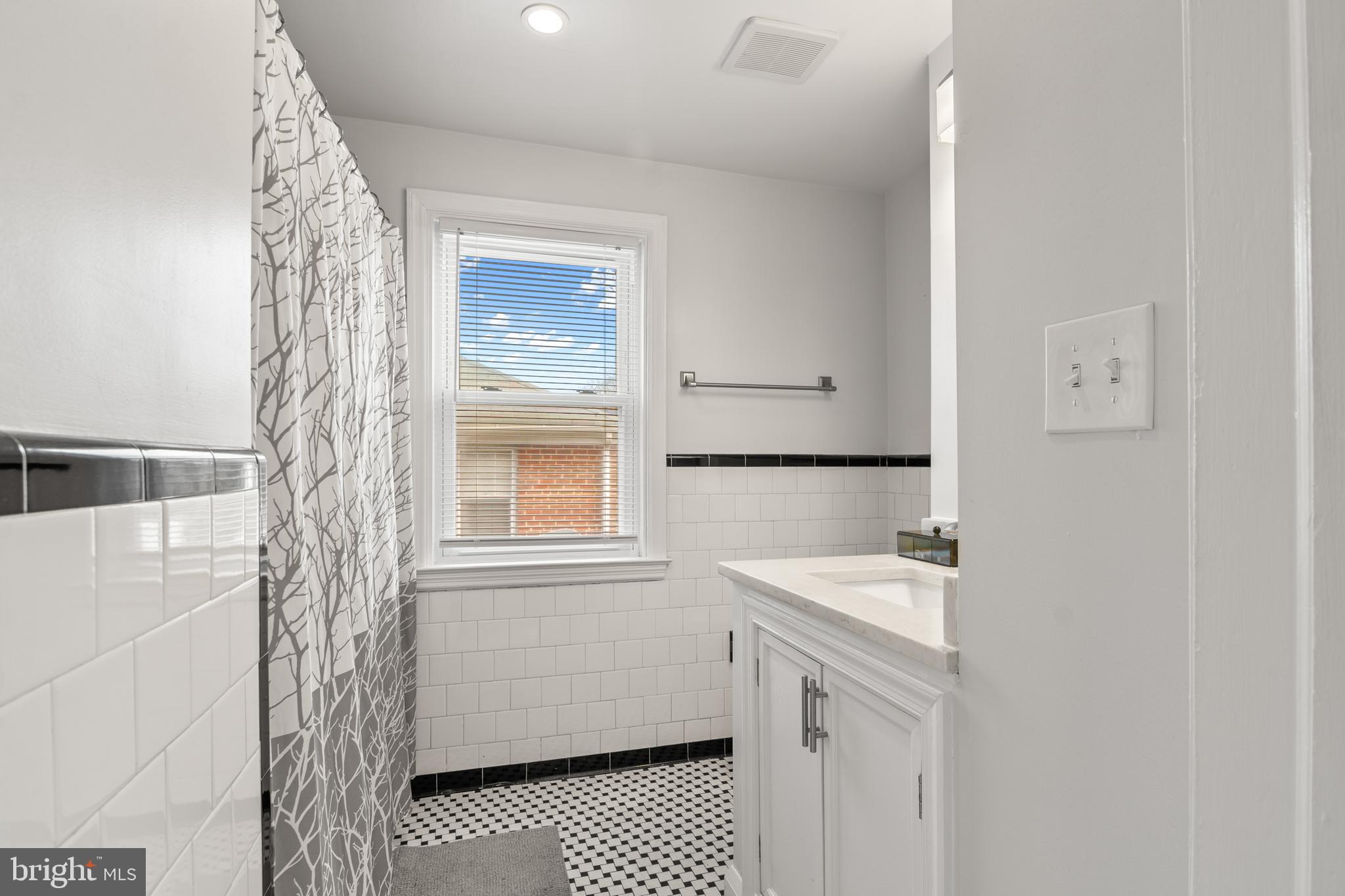 LAURAVILLE HISTORIC DISTRICT - Residential