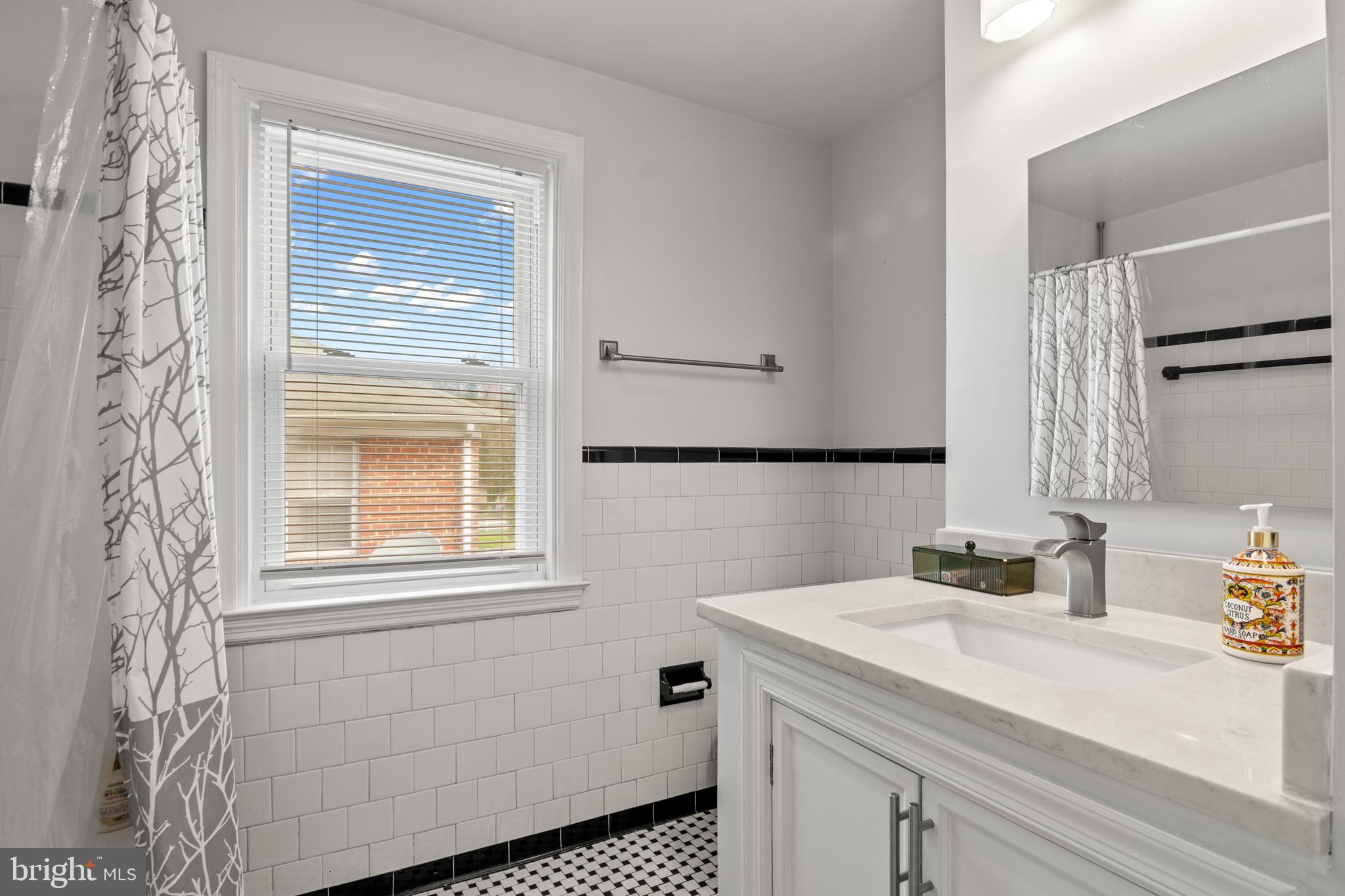 LAURAVILLE HISTORIC DISTRICT - Residential