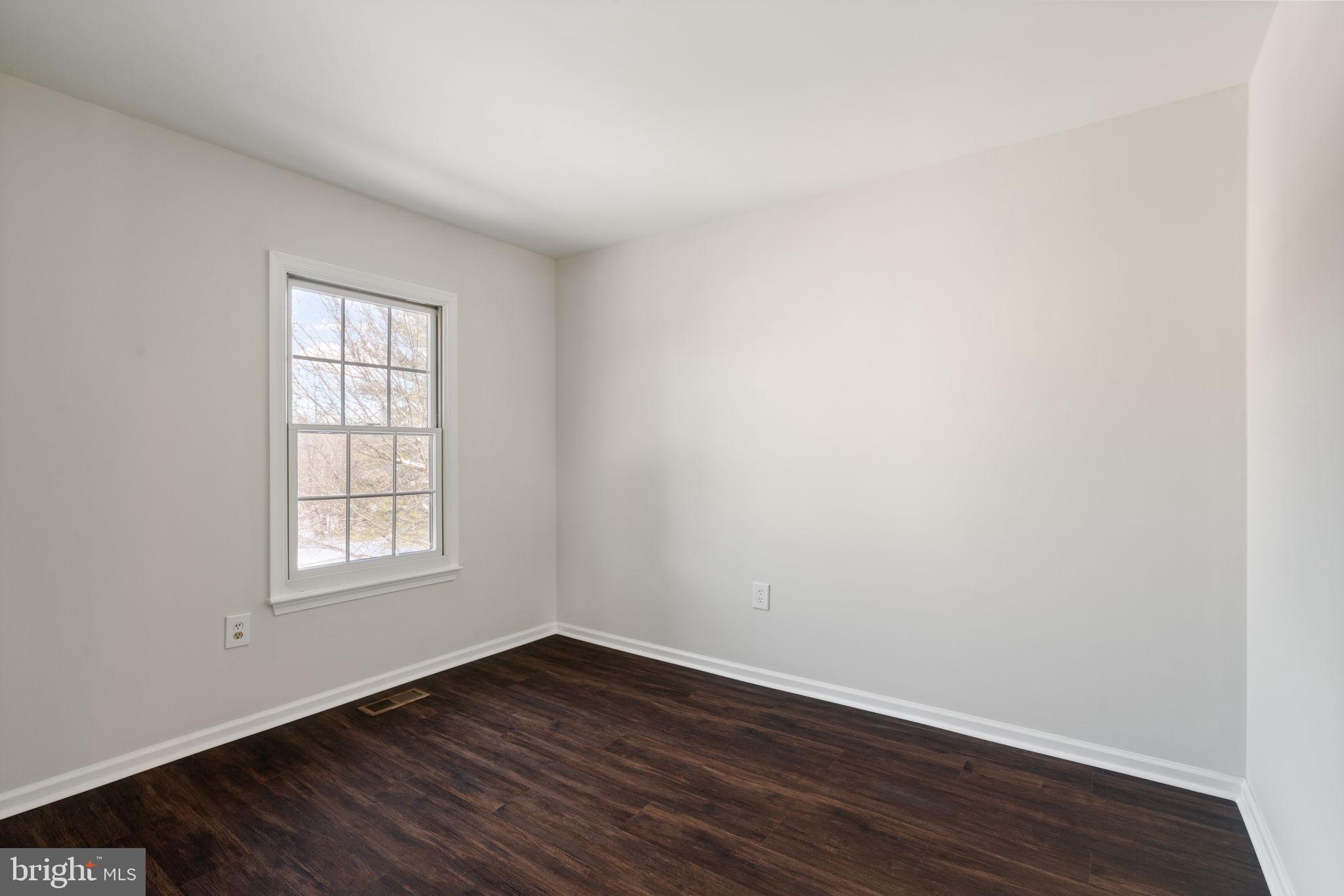 COUNTRYSIDE - Residential