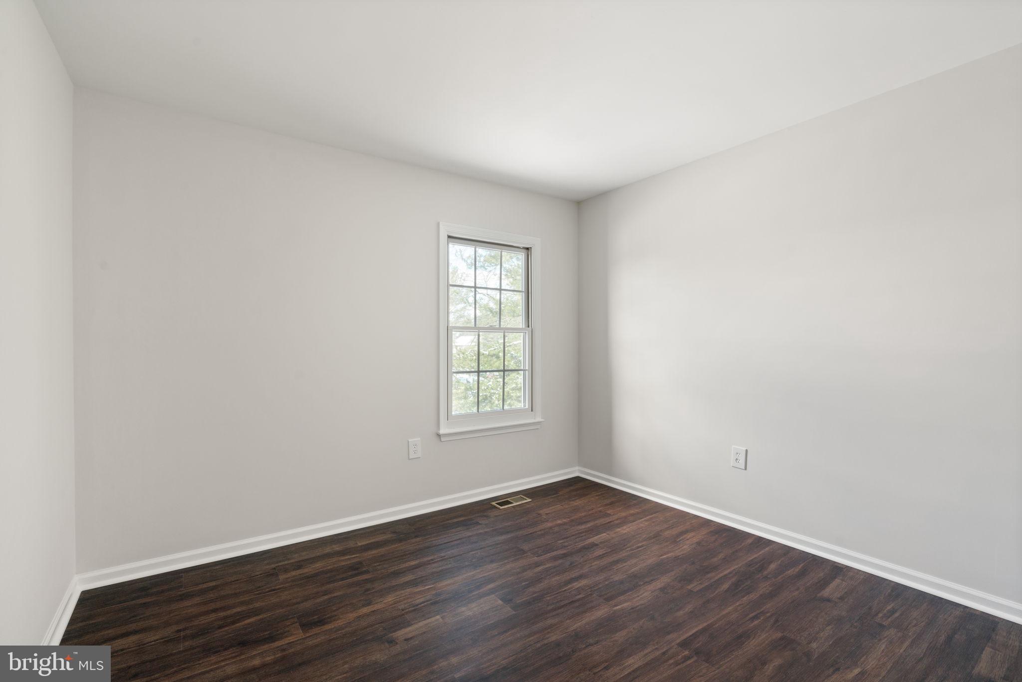 COUNTRYSIDE - Residential