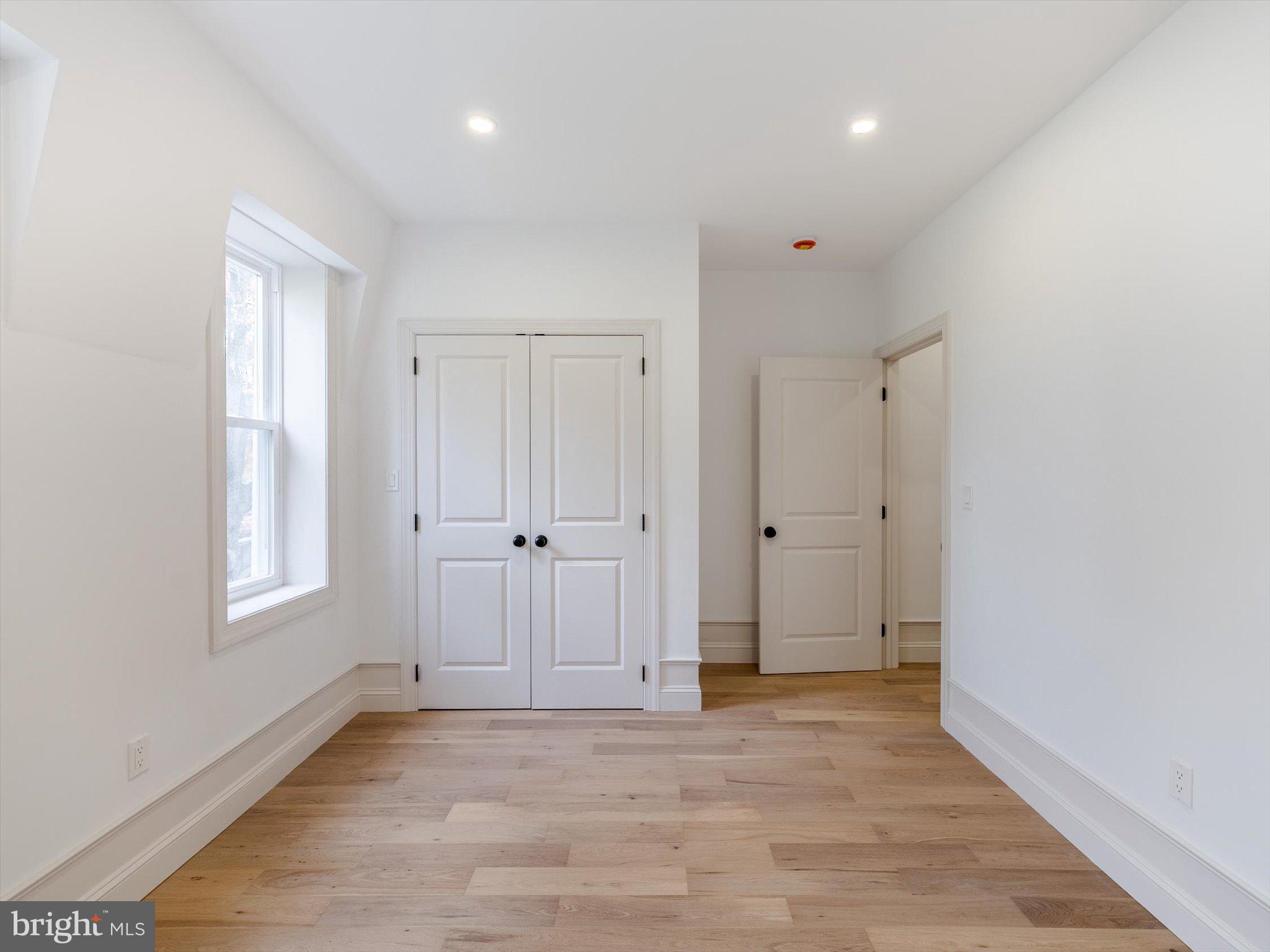 GARDEN COURT - Residential