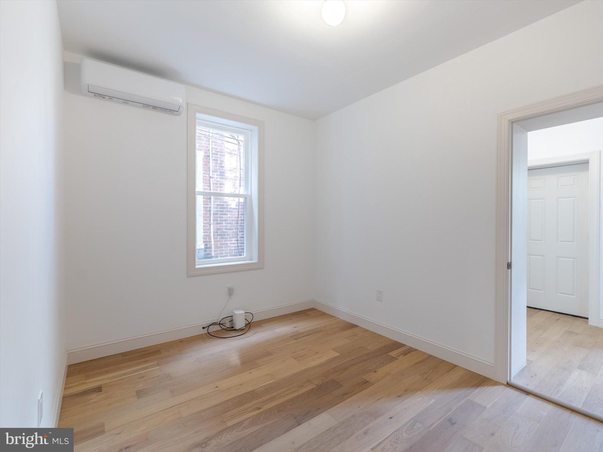 GARDEN COURT - Residential