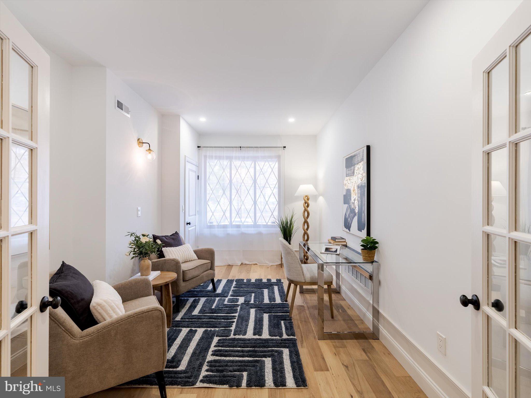 GARDEN COURT - Residential