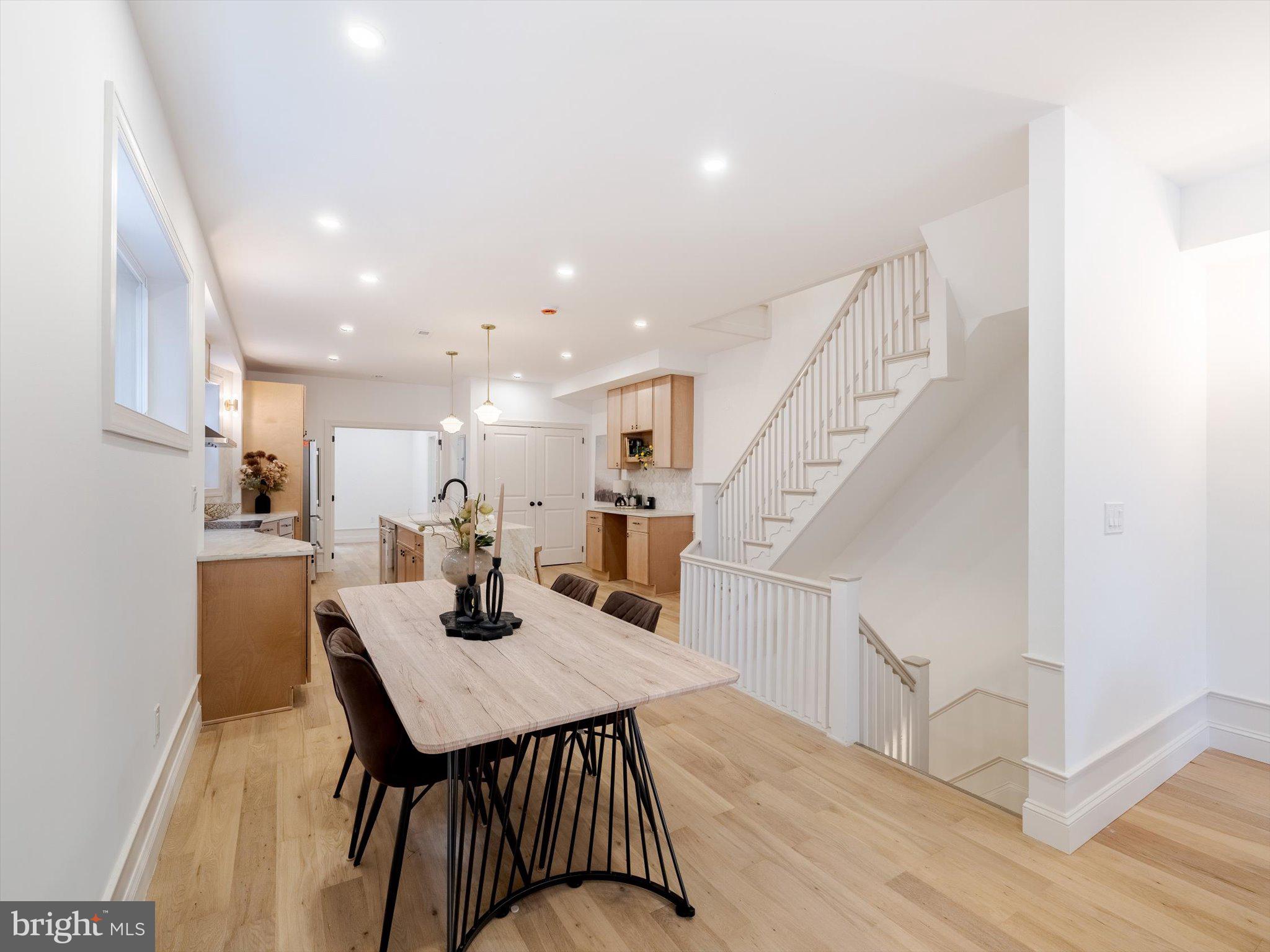 GARDEN COURT - Residential