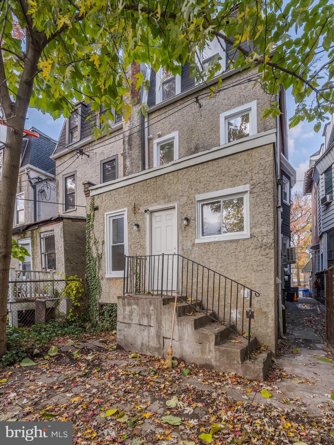 GARDEN COURT - Residential