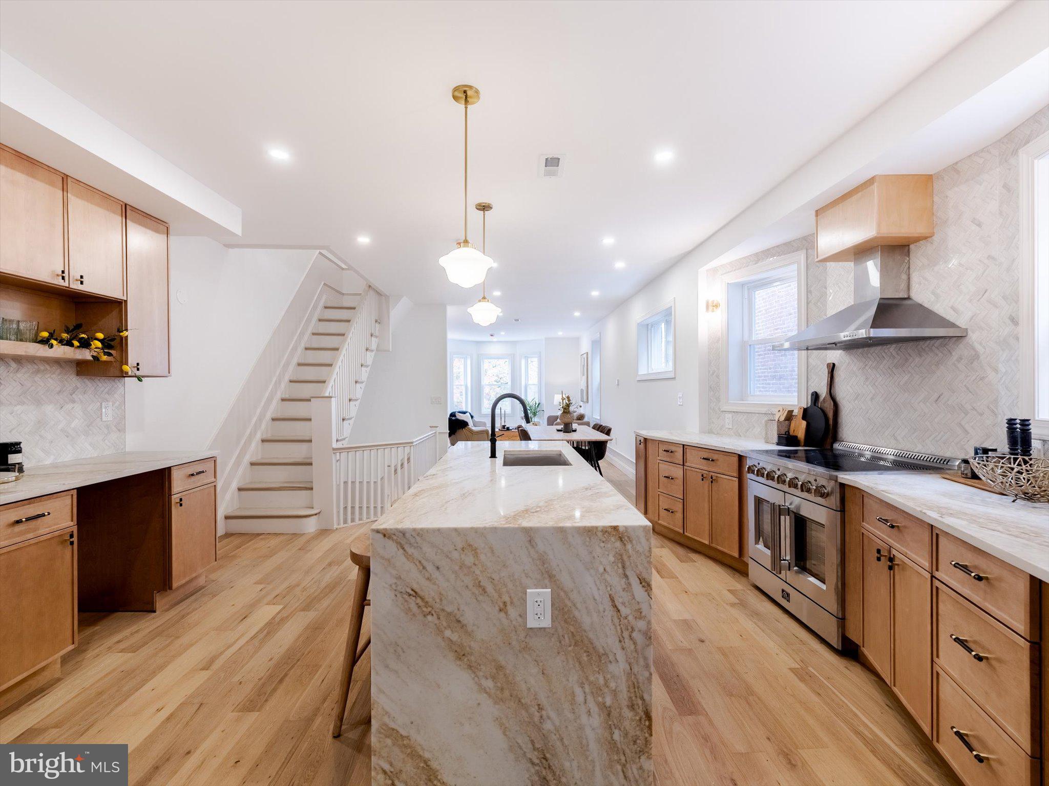 GARDEN COURT - Residential