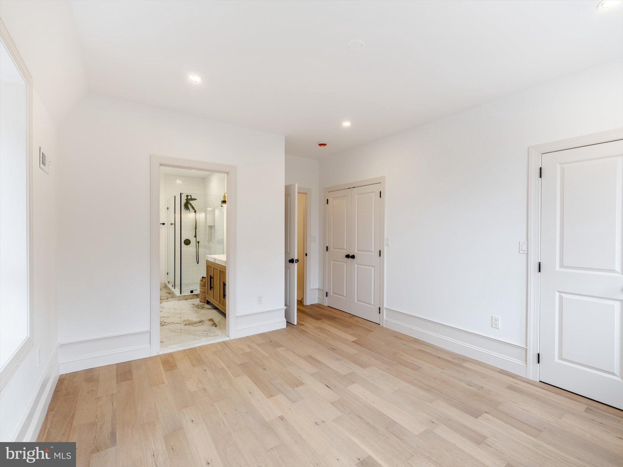 GARDEN COURT - Residential