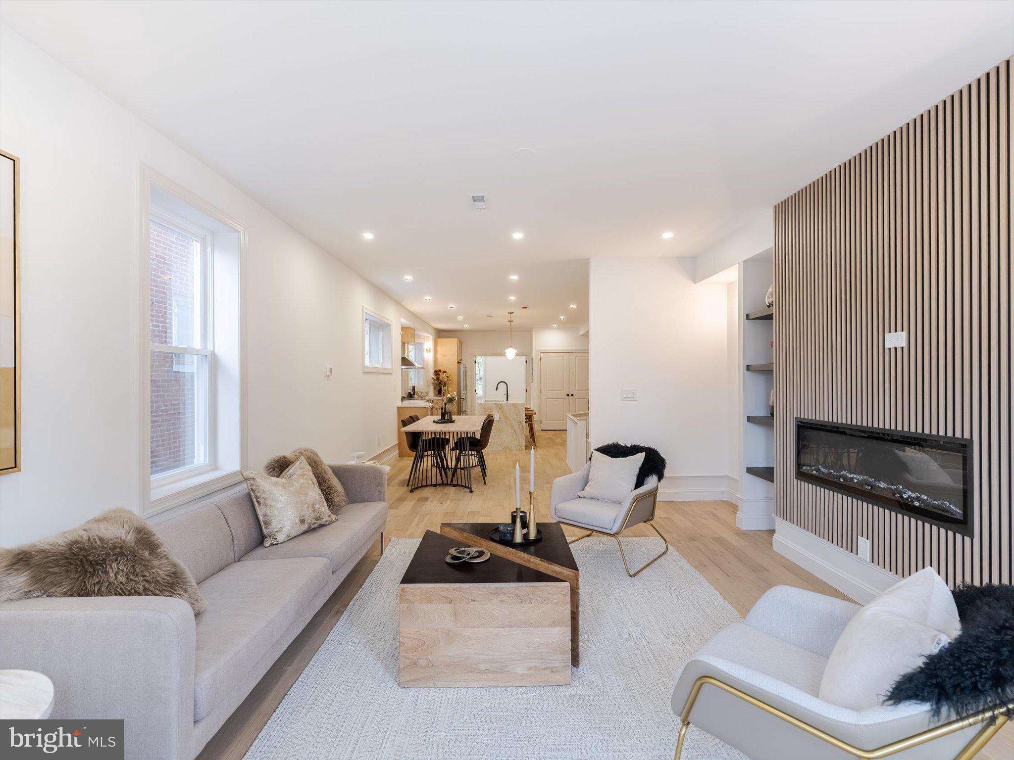 GARDEN COURT - Residential