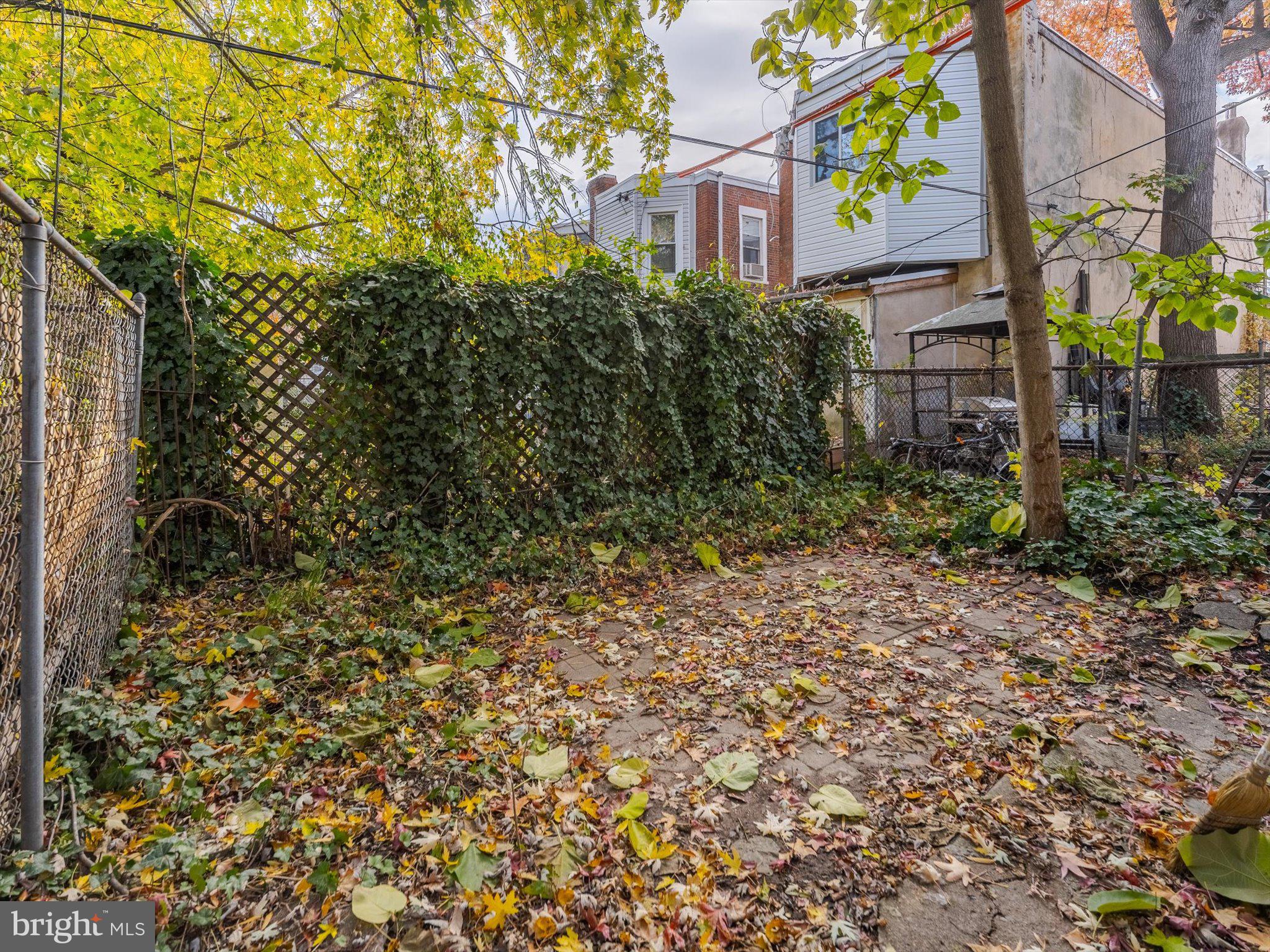 GARDEN COURT - Residential