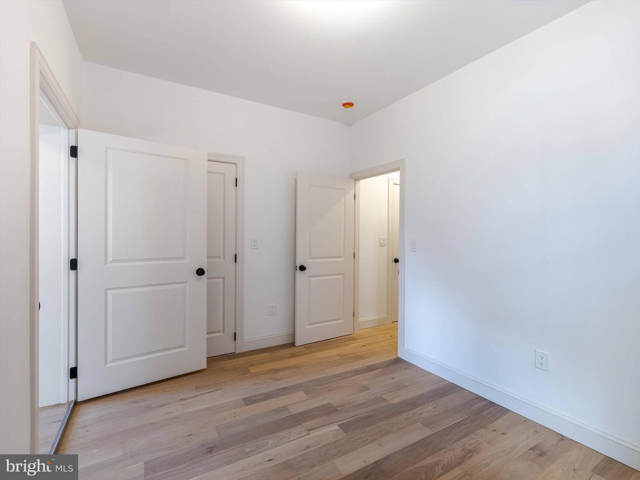 GARDEN COURT - Residential