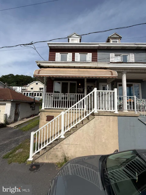 410 Jones St, Minersville, PA 17954 - #: PASK2029152