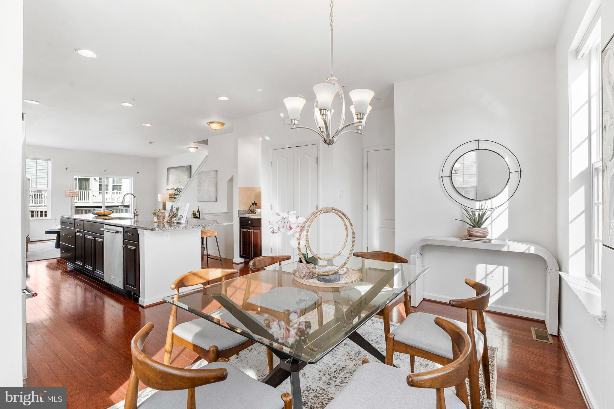 SENECA HILL - Residential