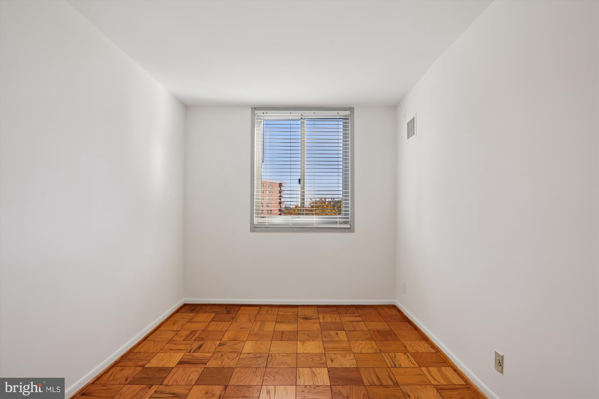 THE ELIZABETH - Residential