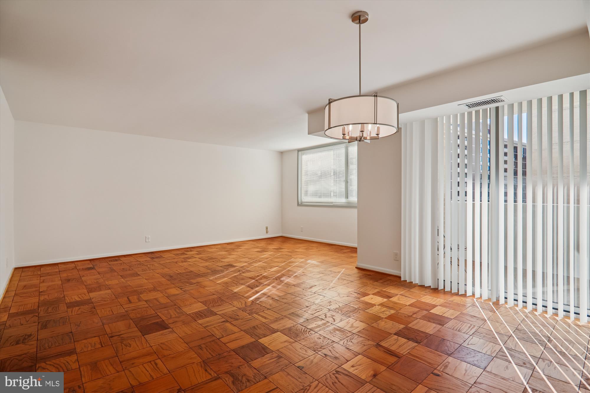 THE ELIZABETH - Residential