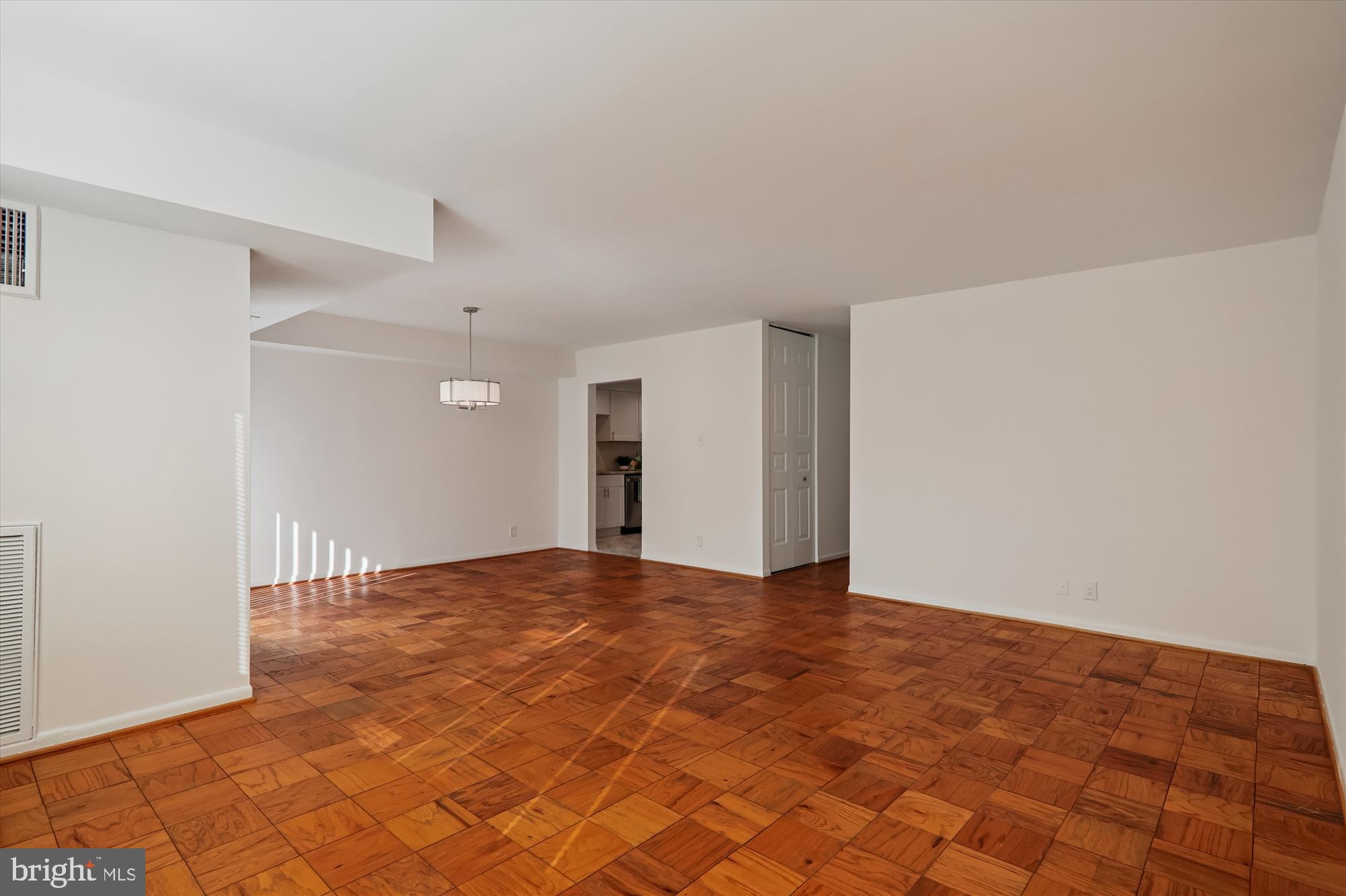 THE ELIZABETH - Residential