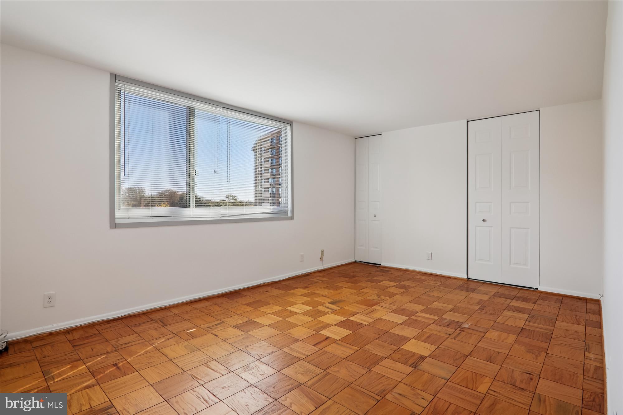 THE ELIZABETH - Residential