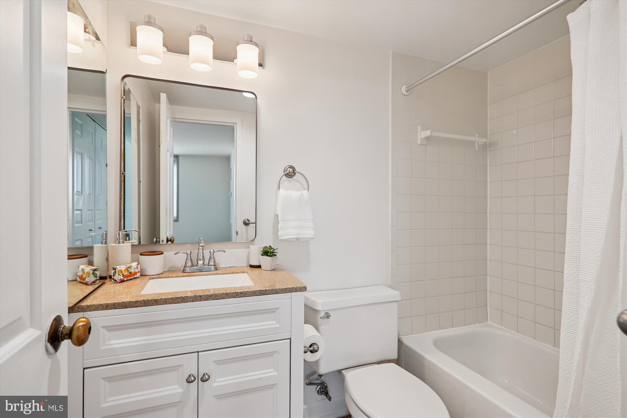 THE ELIZABETH - Residential