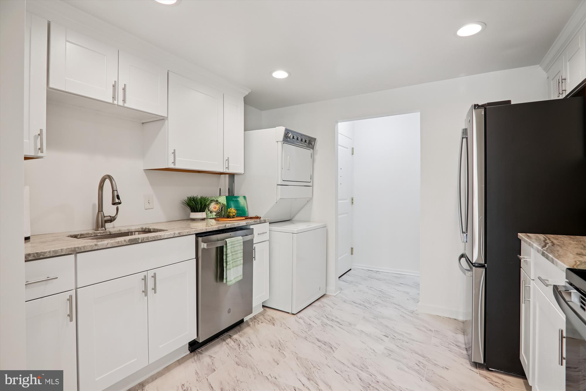 THE ELIZABETH - Residential