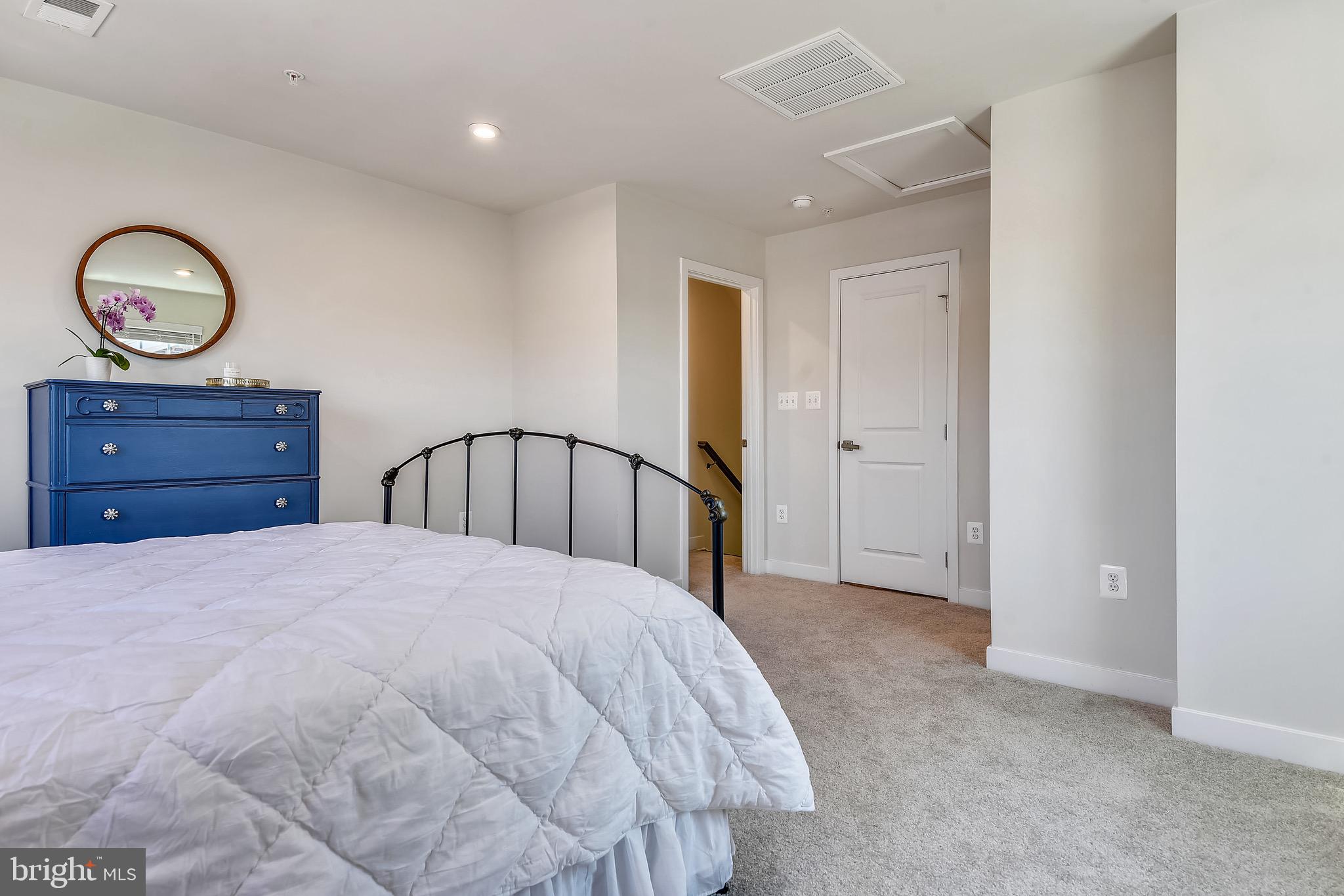 HYATTSVILLE - Residential