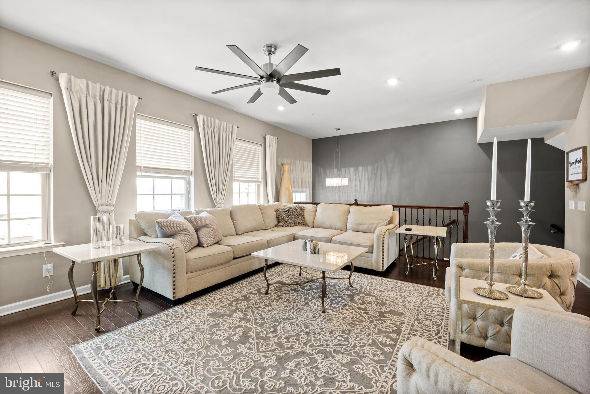 TALL OAKS - Residential