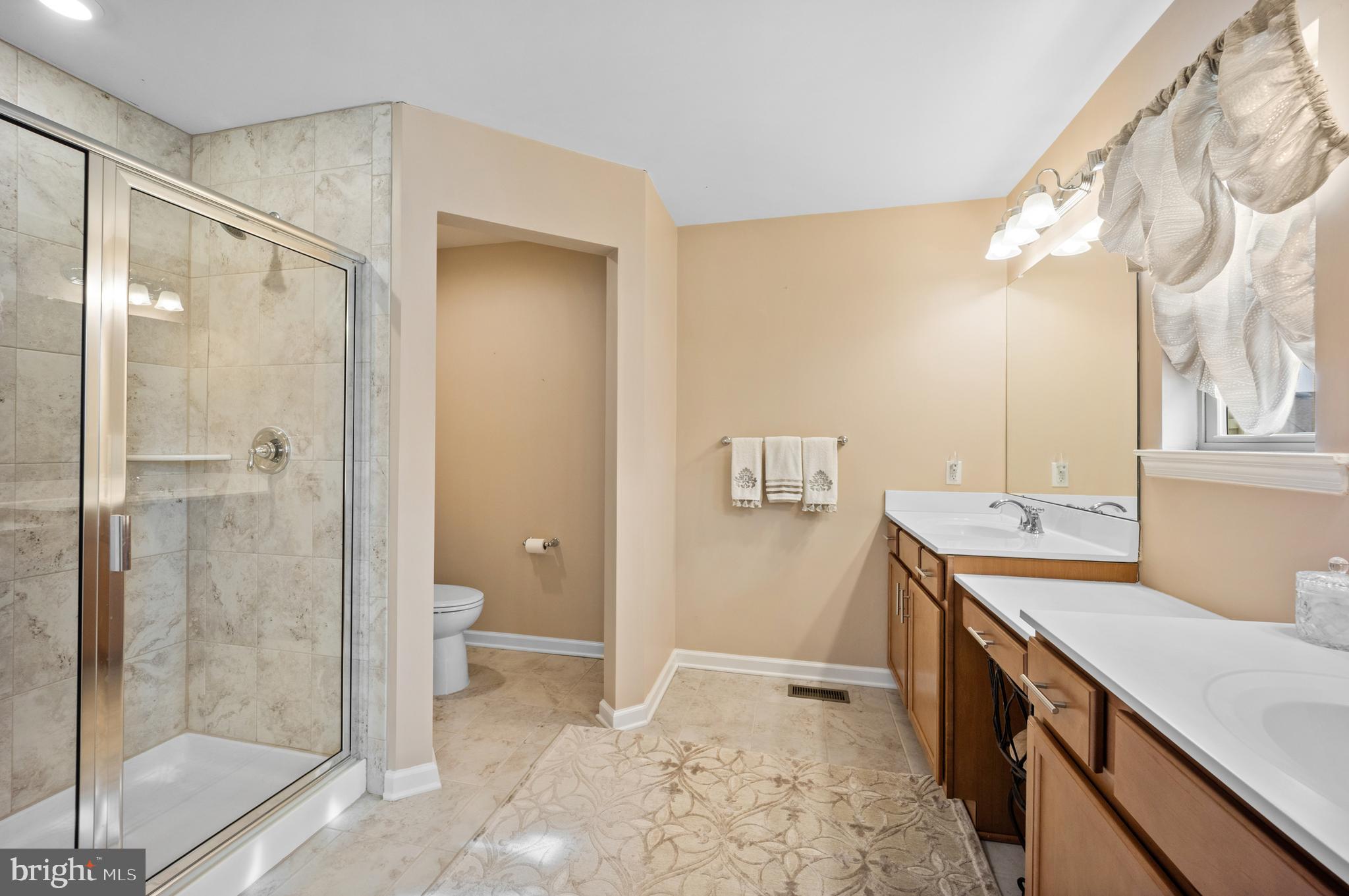 TALL OAKS - Residential