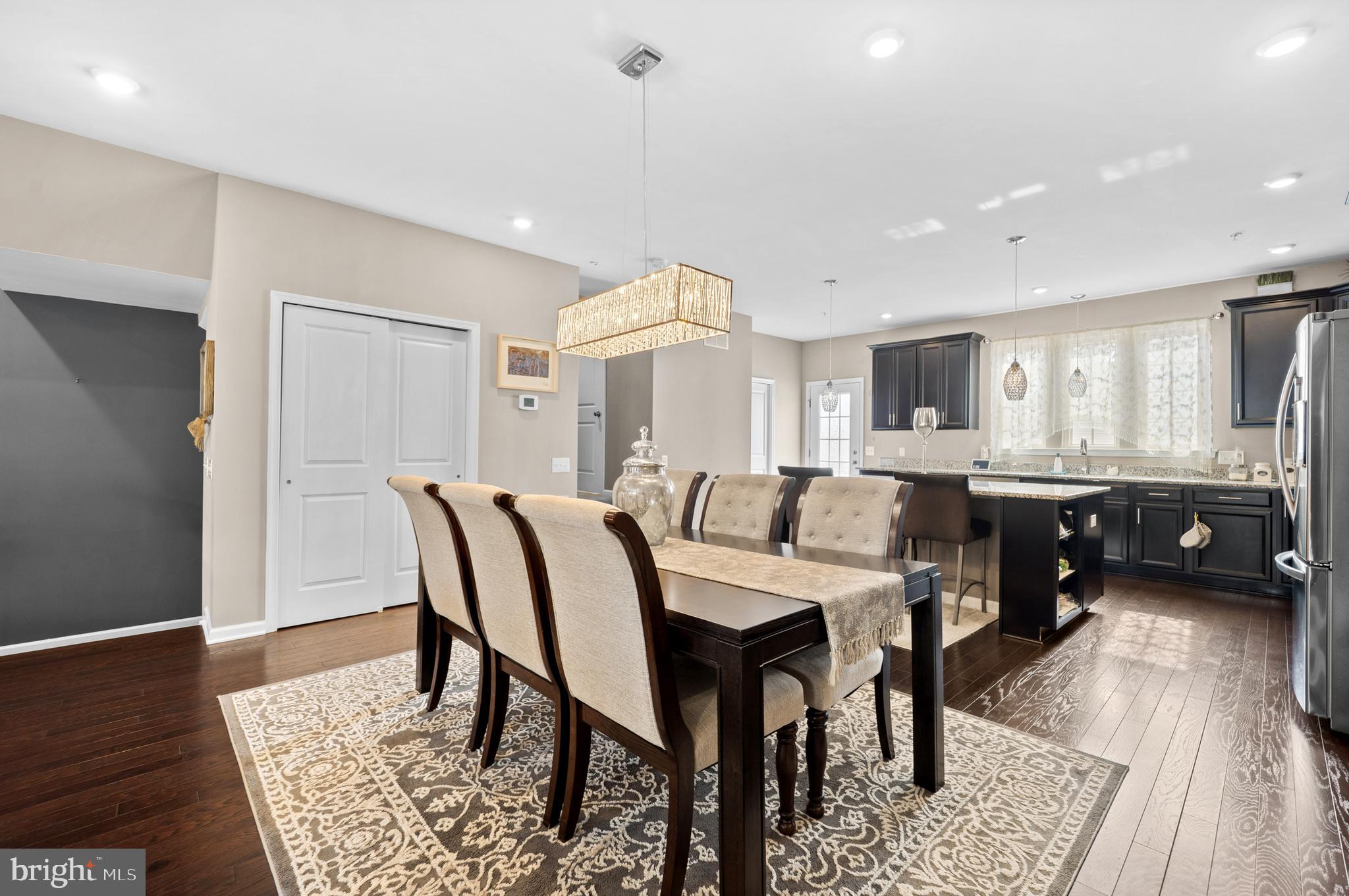 TALL OAKS - Residential