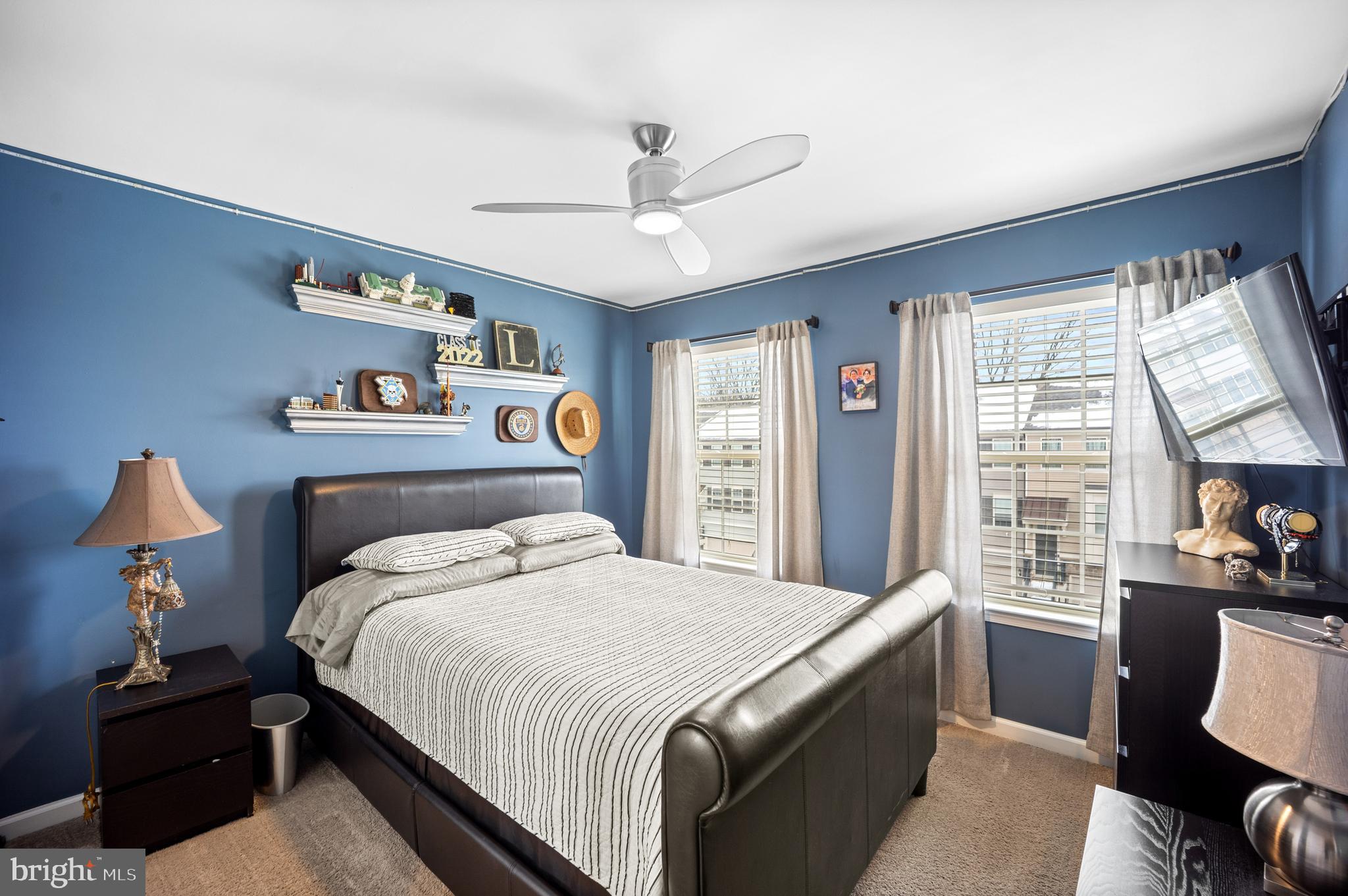 TALL OAKS - Residential