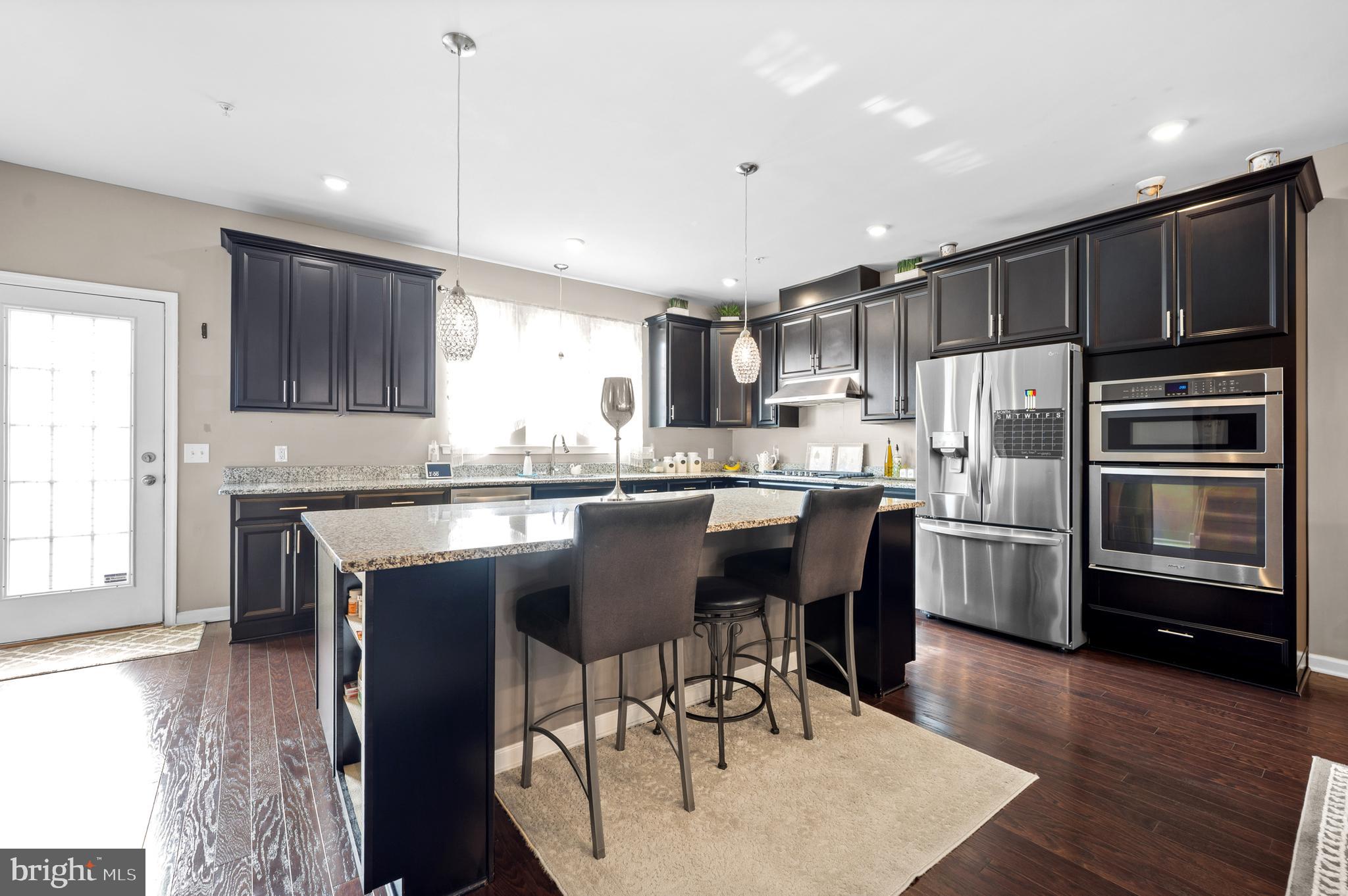 TALL OAKS - Residential