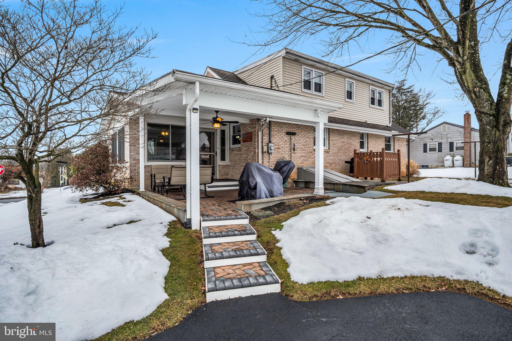 NOLL MANOR - Residential