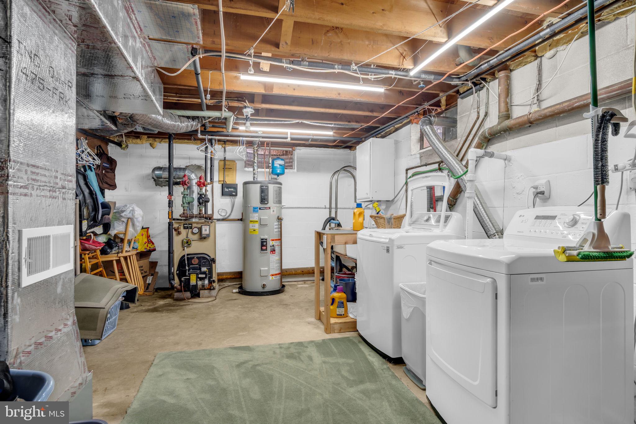 NOLL MANOR - Residential