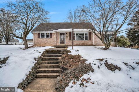 1972 DOUGLAS DRIVE CARLISLE PA 17013